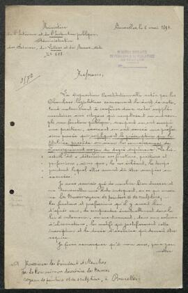 Dossier concernant le droit de vote et la participation des agents des Musées royaux aux élections.